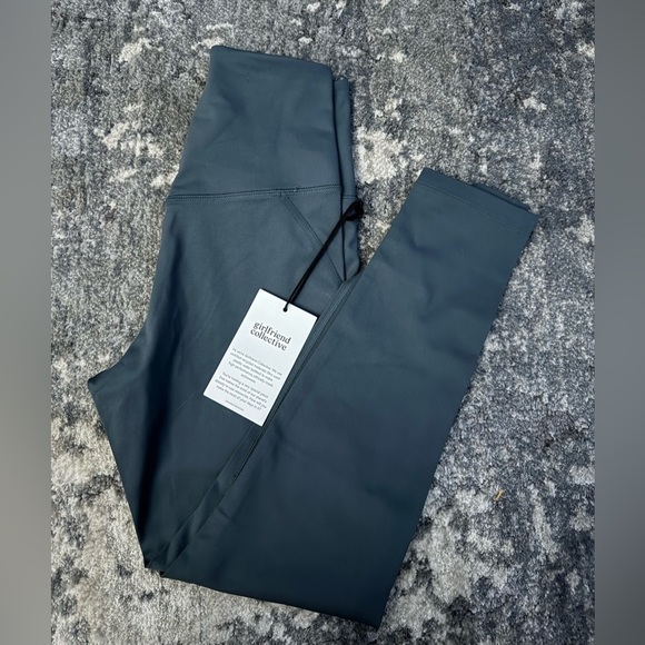 Girlfriend Collective gray leggings - Picture 2 of 5